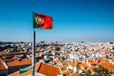 Universidade em Portugal tem bolsas para graduação e pós-graduação