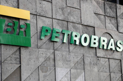Petrobras anuncia  mais um aumento da gasolina