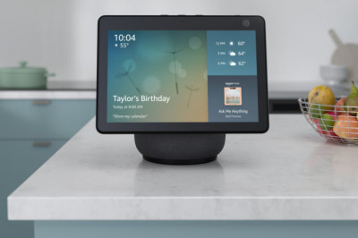 Amazon traz ao país Echo, rádio-relógio do futuro com tela 10