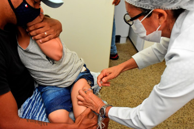 Crianças que perderam prazo de vacinação contra a H1N1 serão imunizadas neste sábado