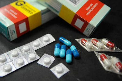 Senado aprova projeto de lei que barra reajuste de remédios em 2021