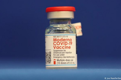 Vacina da Moderna contra Covid é eficaz em adolescentes, diz empresa