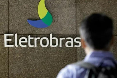 Bolsonaro sanciona MP que autoriza privatização da Eletrobras