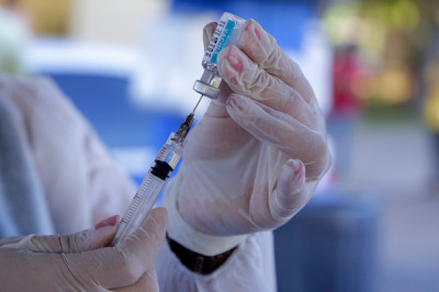 40% da população brasileira está completamente imunizada contra a Covid