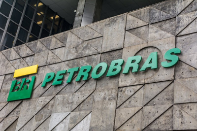 Empiricus retira Petrobras (PETR3; PETR4) de todas as carteiras