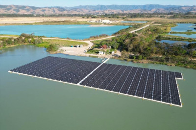 Empresa quer transformar lagos de mineração em usinas de energia solar 