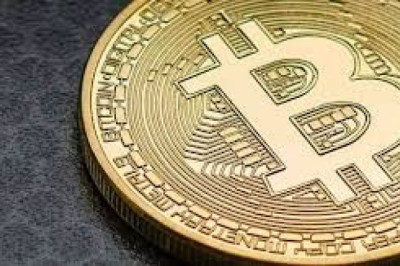 Bitcoin sobe 5% após halving e volta a alcançar marca de US$ 66 mil