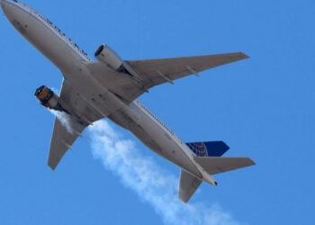 Companhias aéreas suspendem voos com Boeing 777 após incidente