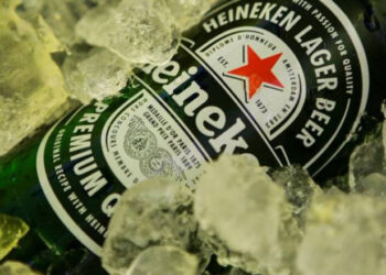 Heineken prevê 8 mil demissões por impacto da pandemia