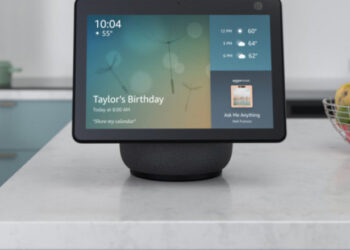 Amazon traz ao país Echo, rádio-relógio do futuro com tela 10″