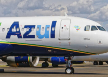 Azul corta 50 voos diários em março e abril