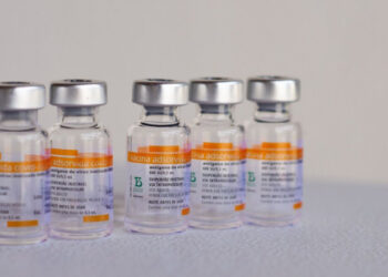 CoronaVac é eficaz contra as três variantes do coronavírus em circulação no país, garante Butantan