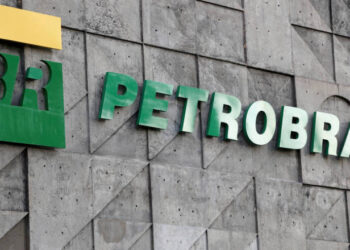 Petrobras anuncia  mais um aumento da gasolina