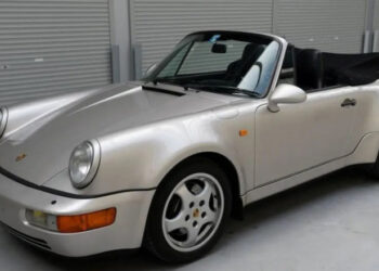 Porsche de Maradona na década de 1990 é vendido por R$ 3,2 milhões