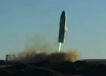 Protótipo de foguete da SpaceX explode após pouso