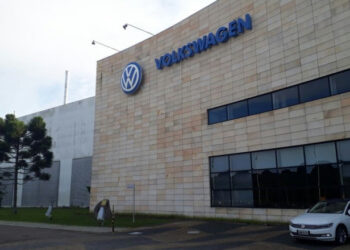 Volkswagen suspende produção no Brasil