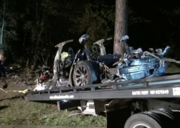 Acidente com Tesla deixa dois mortos nos EUA