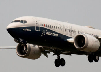 Boeing volta a ter problemas com avião 737 MAX