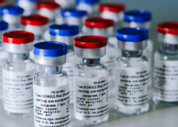 Comunidade acadêmica aprova veto à Sputnik V, diz pesquisadora da Fiocruz