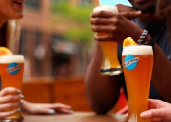Grupo Heineken anuncia a distribuição da cerveja Blue Moon no Brasil
