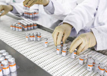 Não há vacina disponível para vender a empresas, diz CEO da Raia Drogasil