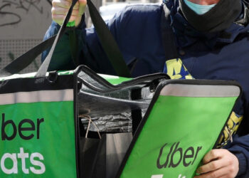 Uber Eats vai permitir fazer compras em mais de uma loja com uma só entrega