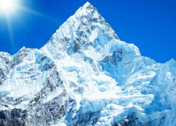 Dois alpinistas morrem no Everest