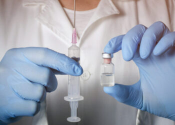 Pesquisas devem ampliar vacinas para tratar o câncer, aponta médico