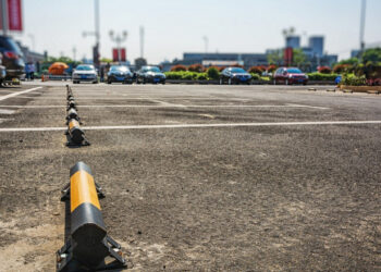 Consumidor deve ser ressarcido por danos e furtos a veículos em estacionamentos