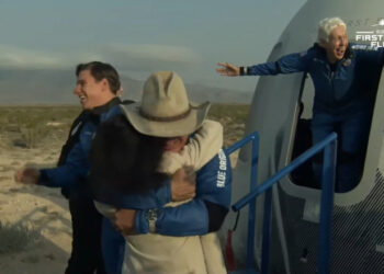 Blue Origin tem sucesso em primeiro voo espacial