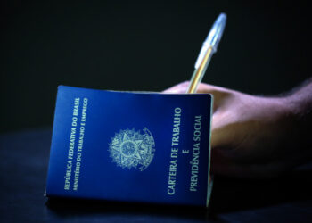 Projeto propõe pagar R$ 550 e dar curso a jovens e desempregados