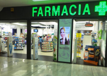 Pesquisa aponta que 75% da população escolhe farmácias por preço