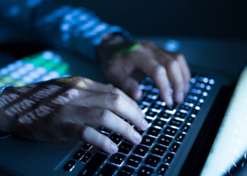 Mentir sobre a pessoa na Internet é crime, garante advogada