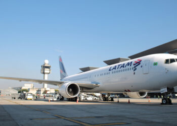 Aumenta o valor para quem precisa despachar bagagem em voos