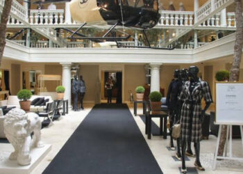 Marca de luxo Daslu vai a leilão