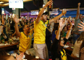 Copa do Mundo deve gerar faturamento de R$ 864 milhões a bares e restaurantes