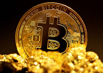 Bitcoin abre semana no vermelho em meio a receio com alta de juros