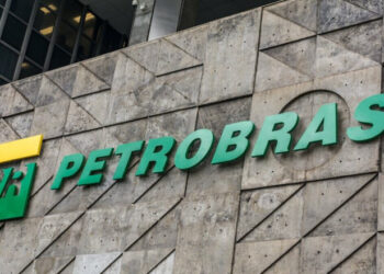 Lucro líquido da Petrobras cai 24,6% em relação a trimestre anterior