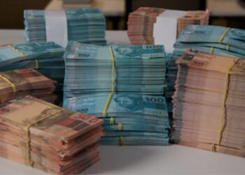 Mundo perde milionários e riqueza global cai pela primeira vez desde 2008