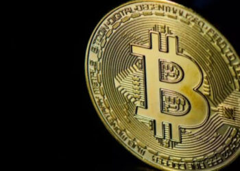 Investidor comete erro e desembolsa R$ 2,5 milhões para transferir Bitcoin