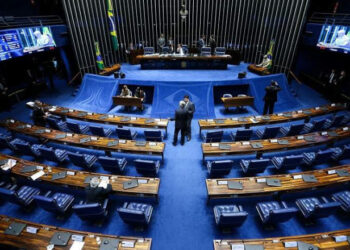 Senado aprova Desenrola e limite em juro rotativo do cartão de crédito