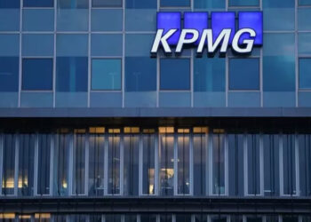 Empresas de consultoria adotam a inteligência artificial para impulsionar ascensão profissional