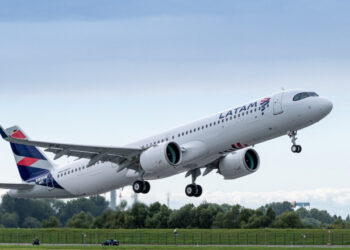 LATAM assina acordo para compensar 400 mil toneladas de CO2