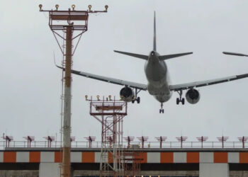 Preço médio de passagens aéreas atinge novo valor recorde