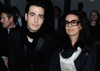 Mulher mais rica do mundo prepara sucessão