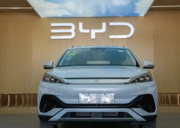 BYD apresenta solução de geração e armazenamento de energia, logística verde e novo carro 100% elétrico