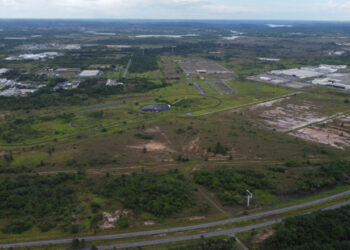 BYD inicia obras da primeira fábrica de carros elétricos no Brasil