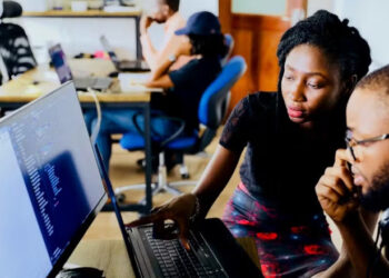 Febraban Educação oferece curso gratuito de tecnologia para mulheres e pessoas negras