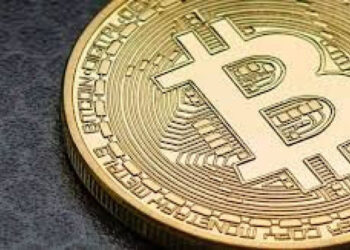 Bitcoin sobe 5% após halving e volta a alcançar marca de US$ 66 mil