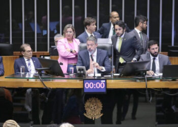 Câmara aprova medida provisória que limita compensação de créditos de tributos federais